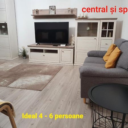 Mia Central Apart, 3 Rooms, 2 Baths, Afi Mall ブラショフ エクステリア 写真