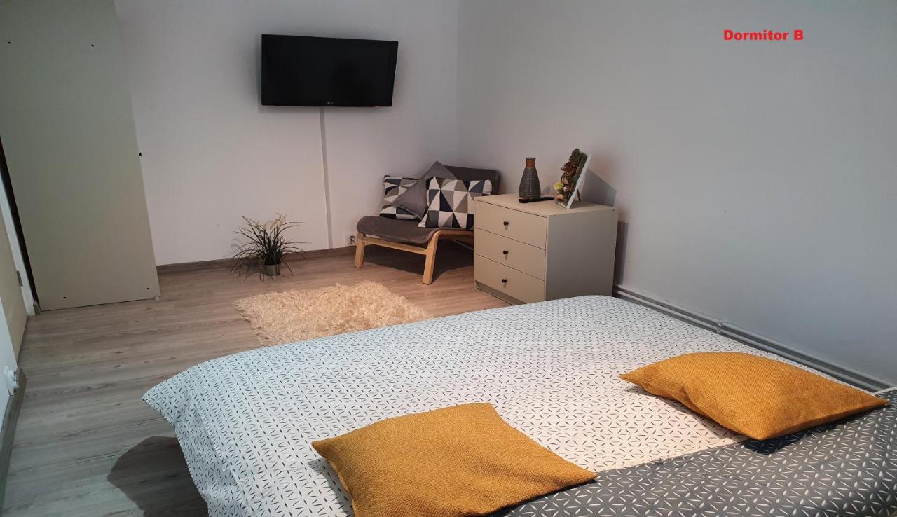 Mia Central Apart, 3 Rooms, 2 Baths, Afi Mall ブラショフ エクステリア 写真