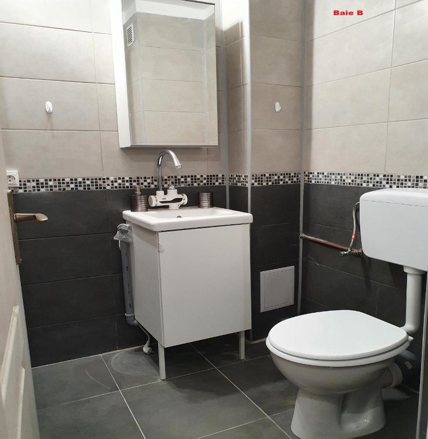 Mia Central Apart, 3 Rooms, 2 Baths, Afi Mall ブラショフ エクステリア 写真